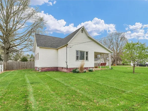 121 W North St, Oakland, IL 61943