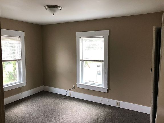 2nd image of 10 Island Ave