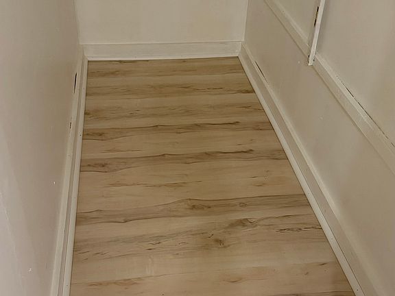 4th image of 298 Burgess Pl APT 6