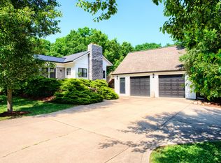 9220 Shawnee Trl, Powell, OH 43065