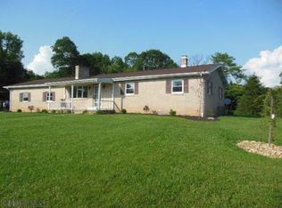 344 Breezy Country Ln, Altoona, PA 16601