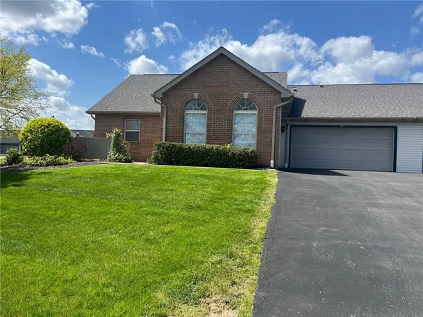 121 Carriage Dr, Freedom, PA 15042