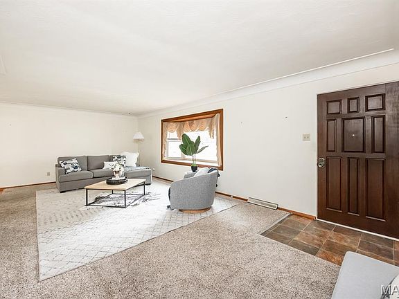 4th image of 414 Bel Air Dr