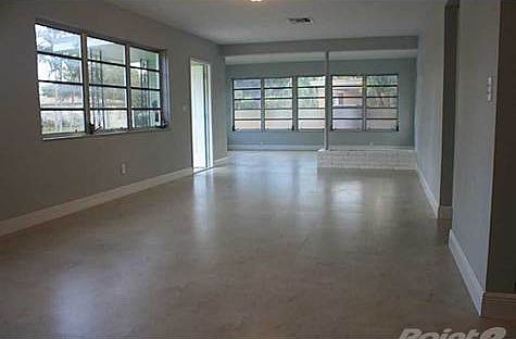 2nd image of 13260 NE Miami Ct