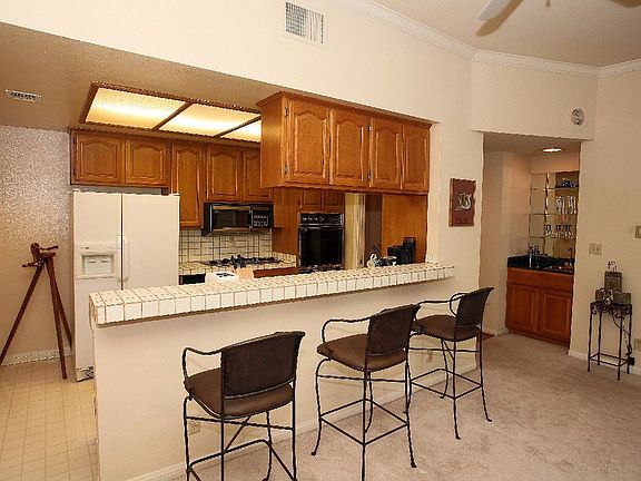 Breakfast Bar to Kitchen