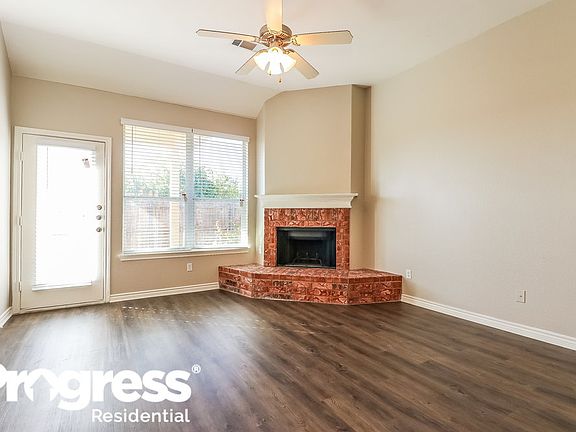 5th image of 1424 Park Crest Dr