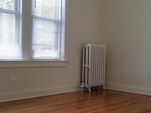 4th image of 2945 W Fullerton Ave #1