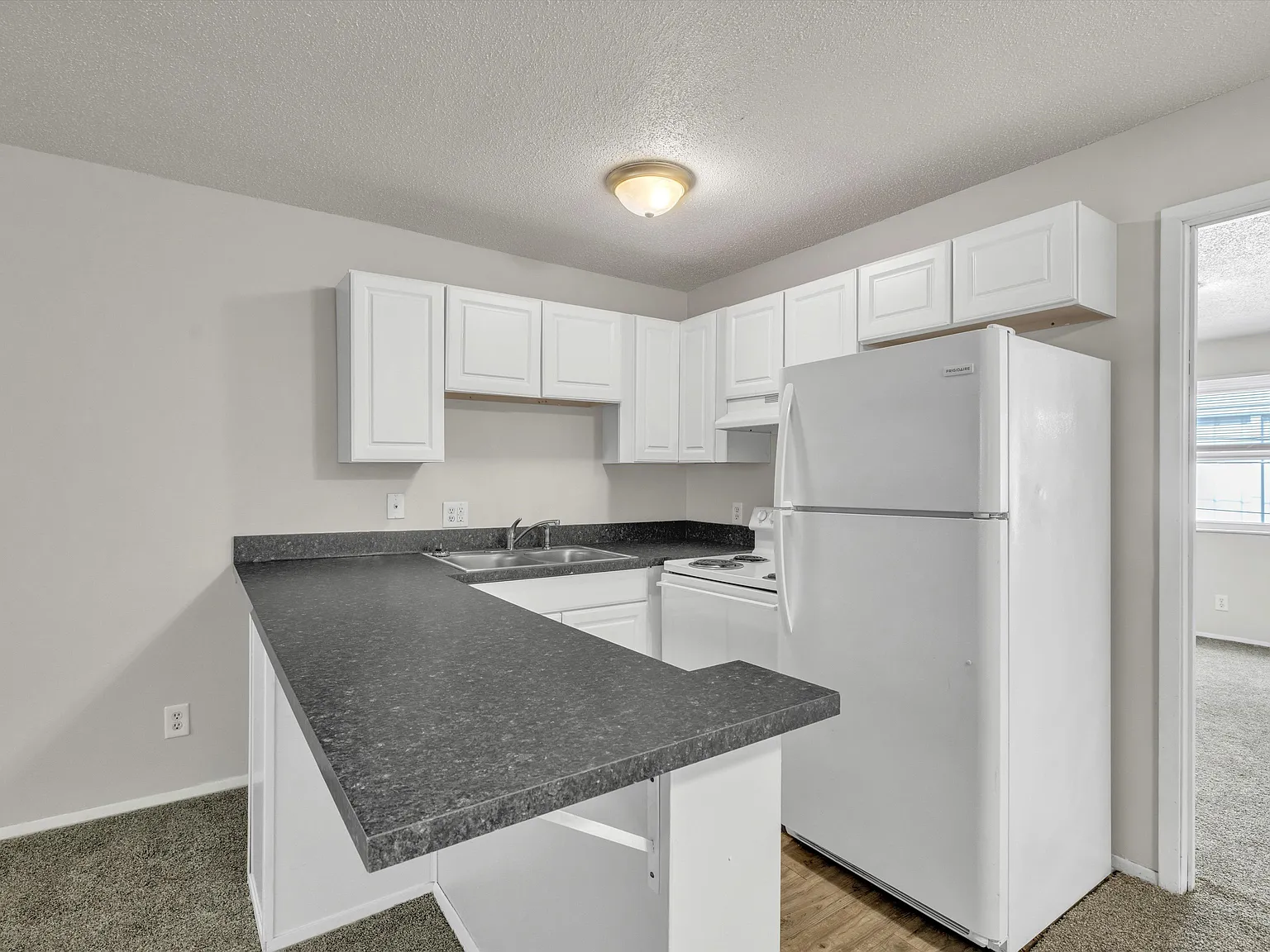 Richardt Apartments — Photo 2