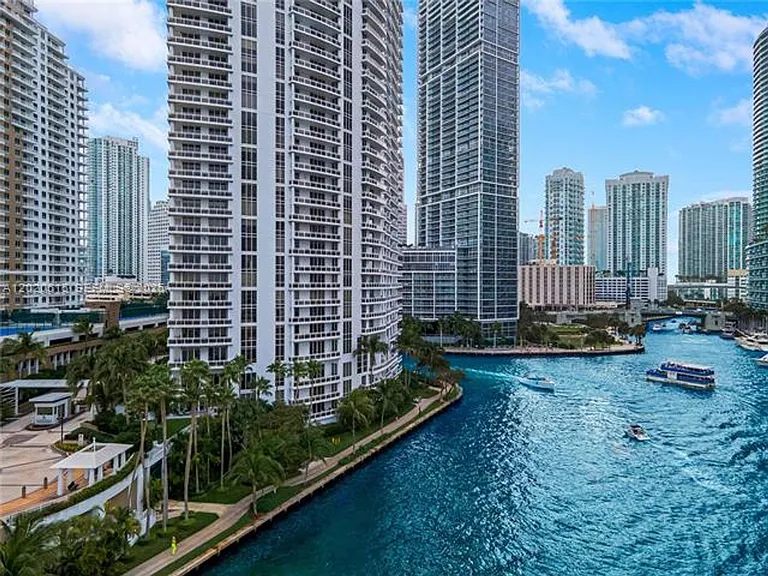 901 Brickell Key Blvd #609 — Photo 25