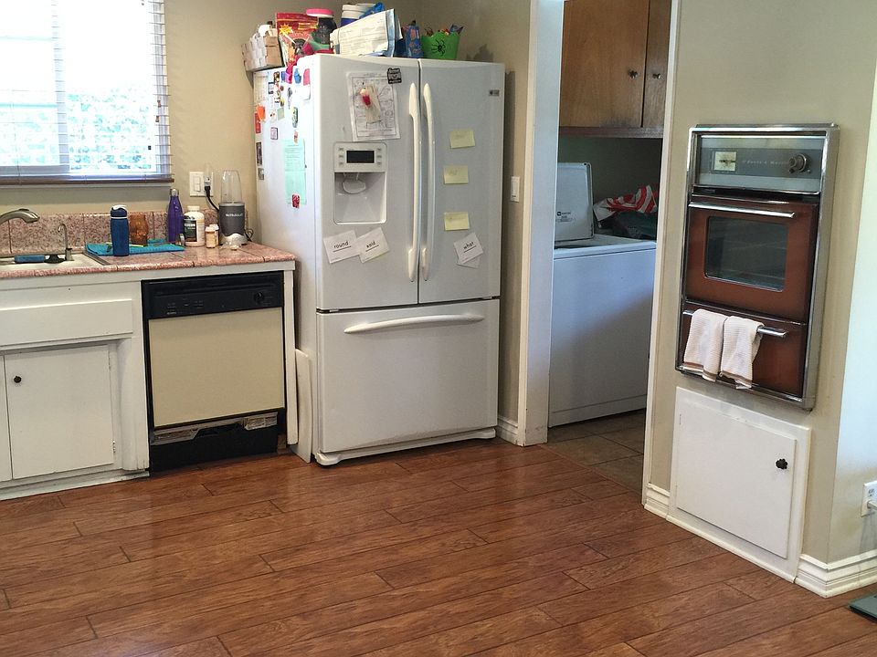 1st image of 23424 Hartland St