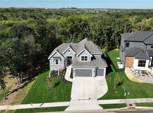 102 NW Ambersham Dr, Lees Summit, MO 64081