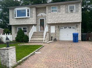 170 Borman Ave, Avenel, NJ 07001