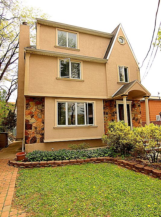 1st image of 133 Bartlett Ave