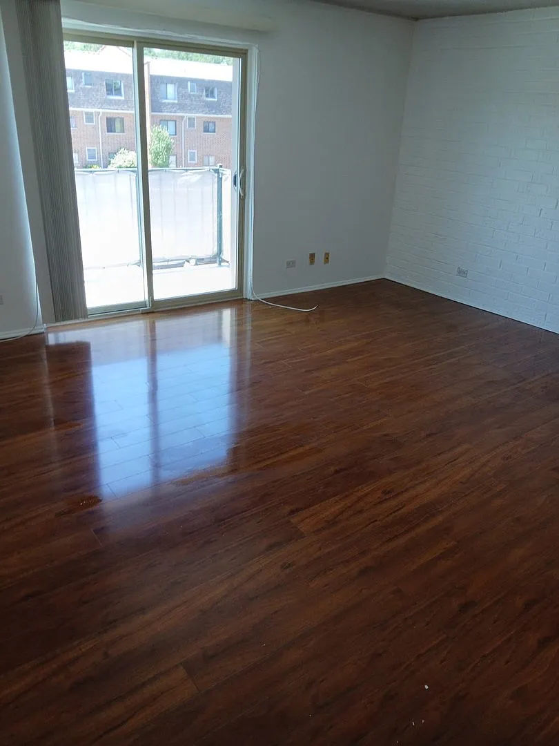 2 bed, 950 sqft, $1,975 — Photo 4