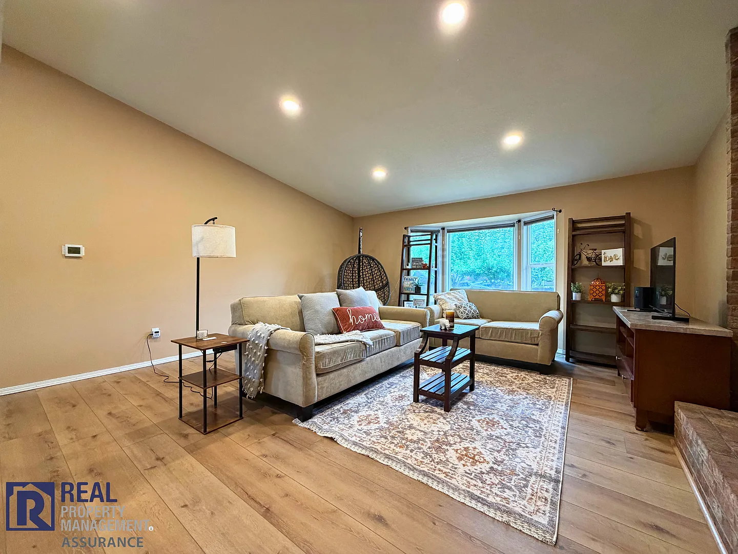 Furnished 2BR SW Portland Home Near OHSU, St. Vincent, Nike & Tigard — Photo 2