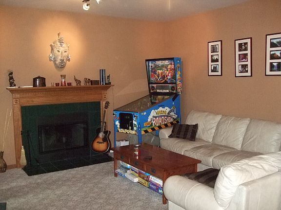 5th image of 2051 Norwich Dr