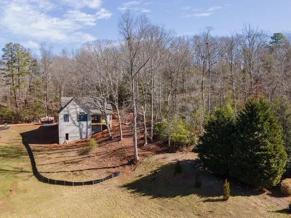 365 Cottage View Dr, Franklin, NC 28734