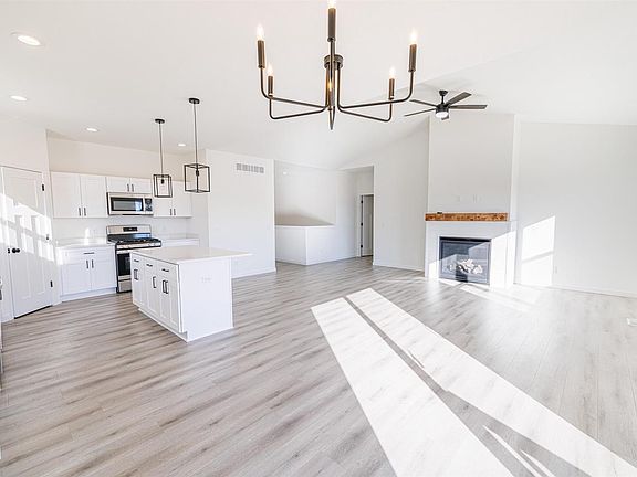 5th image of 1708 Kyle Circle