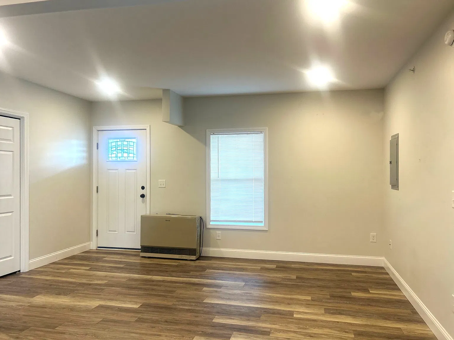 2 bed, $1,650 — Photo 3