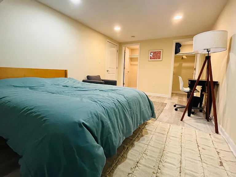 2605 Hamlin St NE — Photo 3