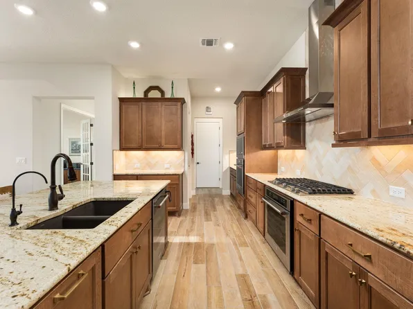 112 Telegraph Ln, Georgetown, TX 78633