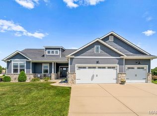 1852 Wellington Ln, Maryville, IL 62062