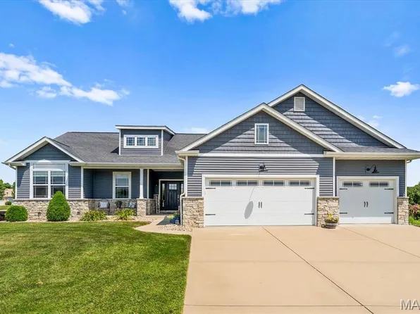 1852 Wellington Ln, Maryville, IL 62062