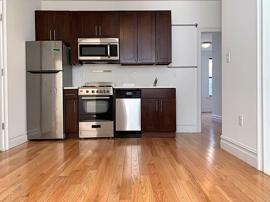 Rented by Hillel Realty Group | media 11