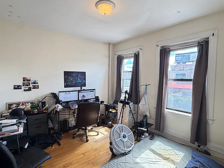 100 Linden St #9 — Photo 6