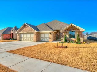 2521 Ethan Ln, Moore, OK 73160