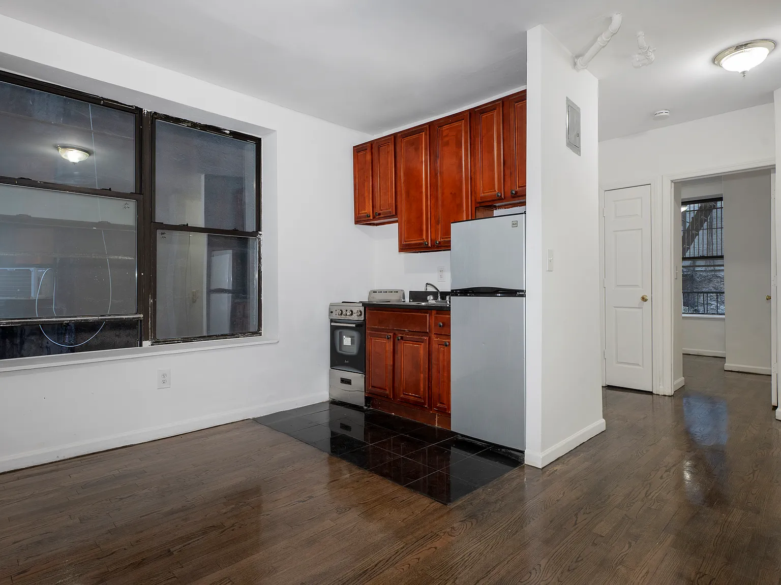 341 West 45th Street — Photo 3