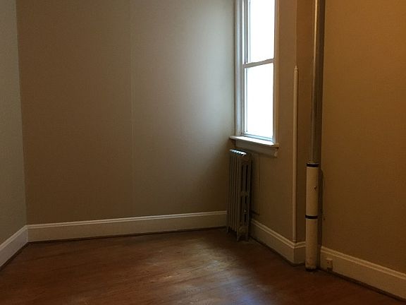 5th image of 163 S Potomac St #1