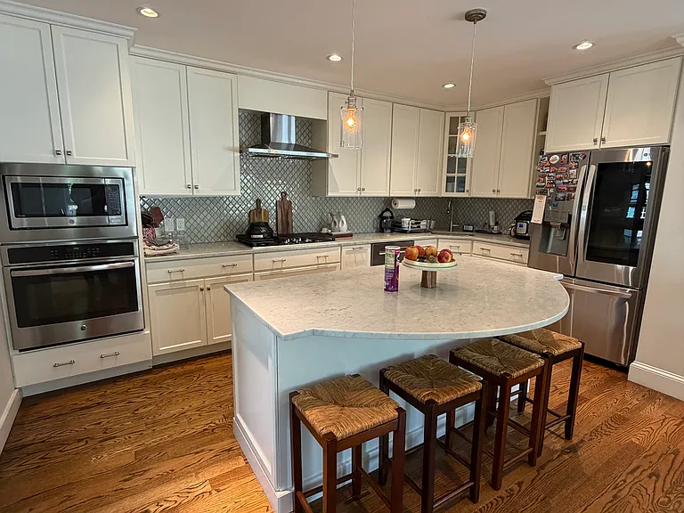 17 Cardinal St #17 — Photo 11