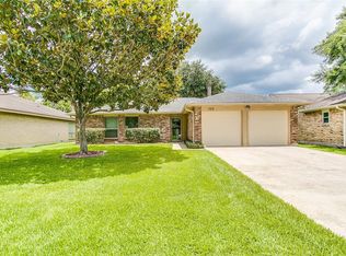 322 Meadow Wood Ct, League City, TX 77573