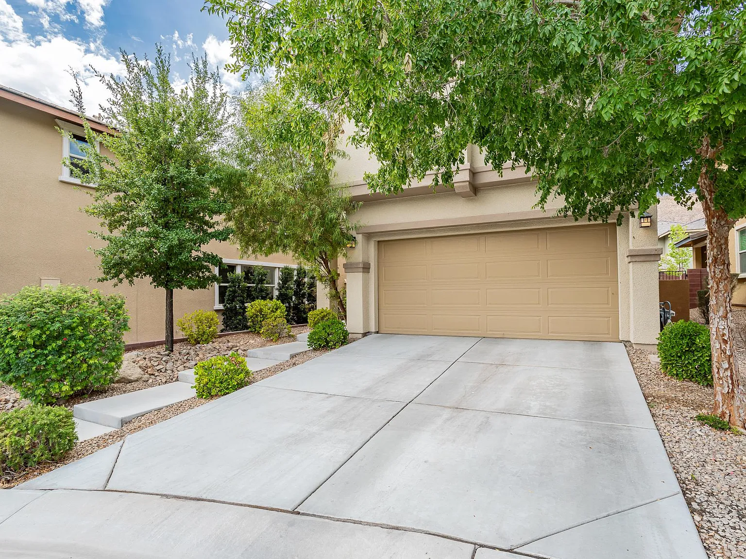 3 bed, 2.5 bath, 2052 sqft, $2,750 — Photo 3