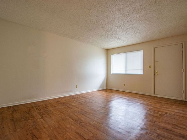 2332 N Cotner Blvd #9