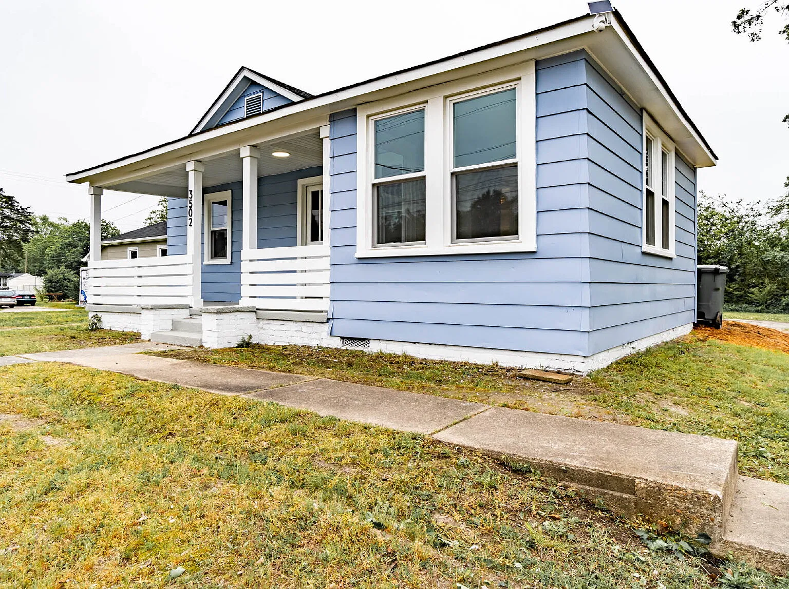 3 bed, 1.0 bath, 1124 sqft, $1,850 — Photo 4