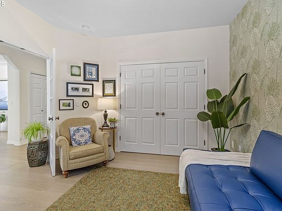 5th image of 4111 NE 137th Cir