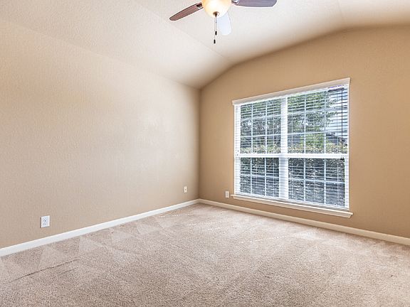 4th image of 259 Creekview Way