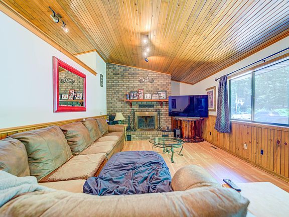 4th image of 6211 Lakewood Ave