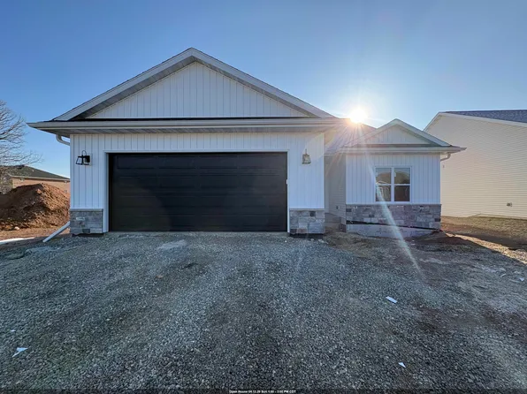 3117 Lazy Oak Ct, Green Bay, WI 54311