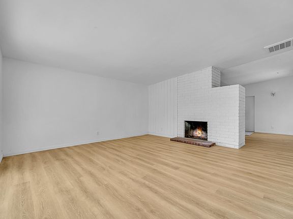 5th image of 1132 W Holguin St