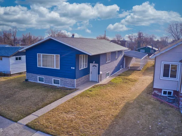 918 8th Ave W, Williston, ND 58801