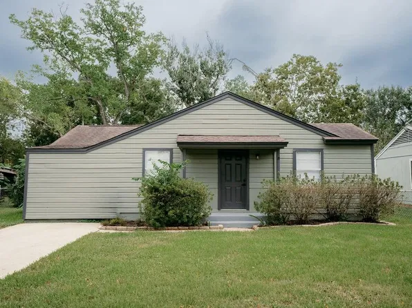 1308 N Rockisland St, Angleton, TX 77515