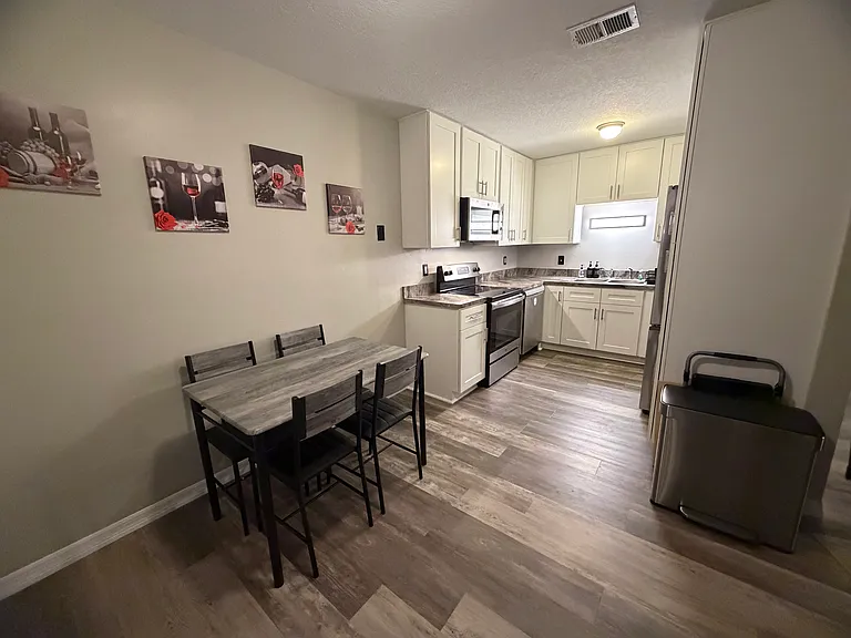 Pine Glen Cir — Photo 2