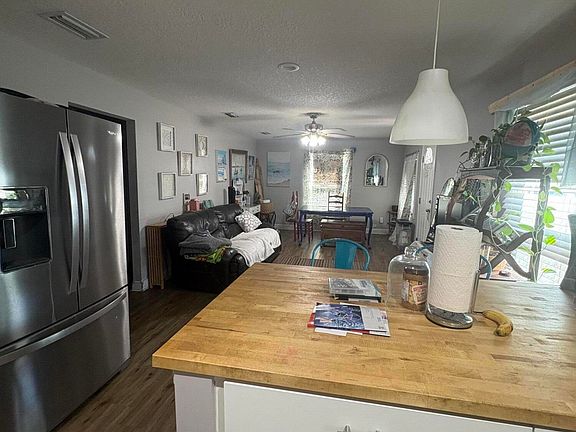 4th image of 3812 Emanuel Ave