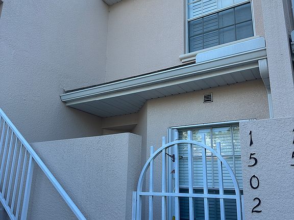 Bottom entrance to property
