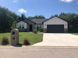 1531 Fairfield Dr, Lebanon, MO 65536