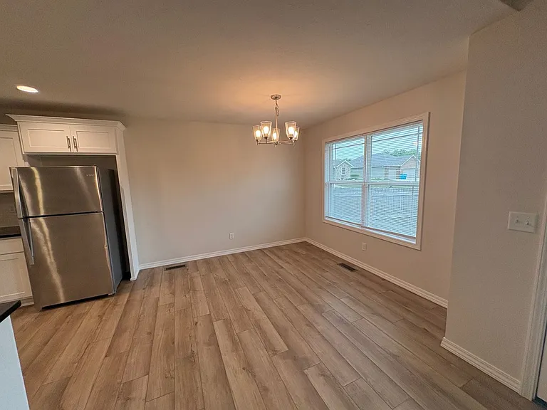 4354 W Riley St — Photo 4
