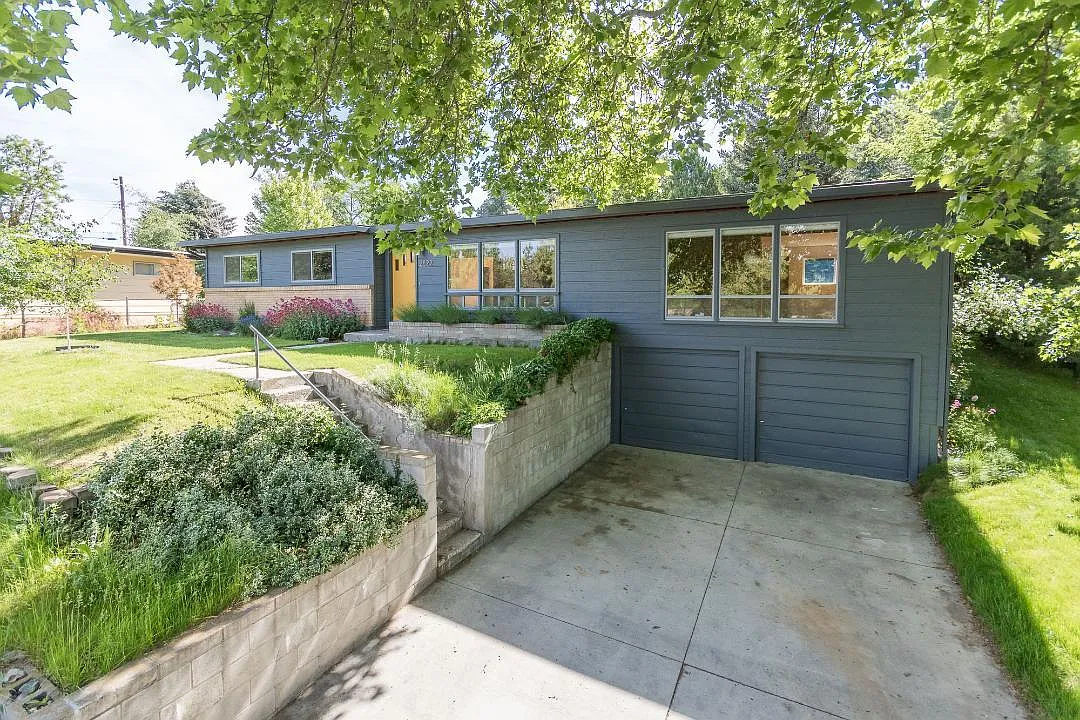 3 bed, 2100 sqft, $3,600 — Photo 1